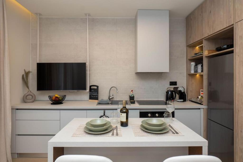 8 Blocks Apartments 1A アレクサンドルポリス エクステリア 写真