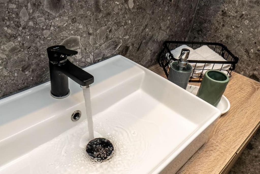 8 Blocks Apartments 1A アレクサンドルポリス エクステリア 写真
